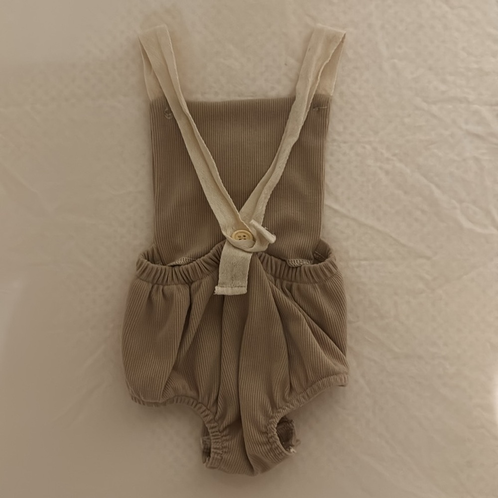 Outfit - Picture 2 of 2